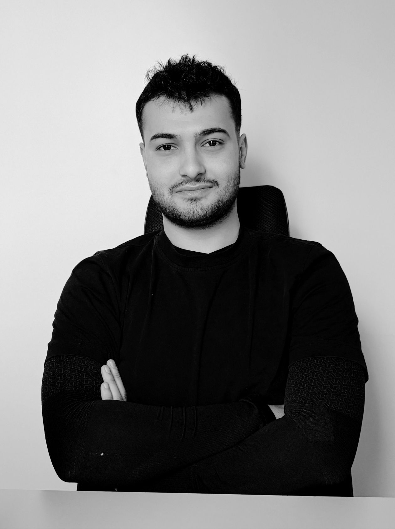 Emir Ateş (İç Mimar)